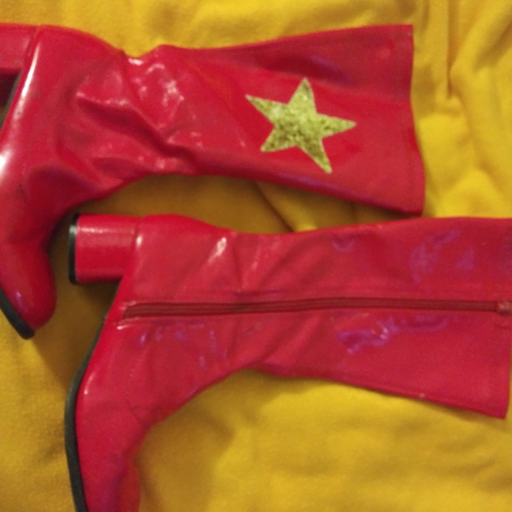 Sassy boots size 5